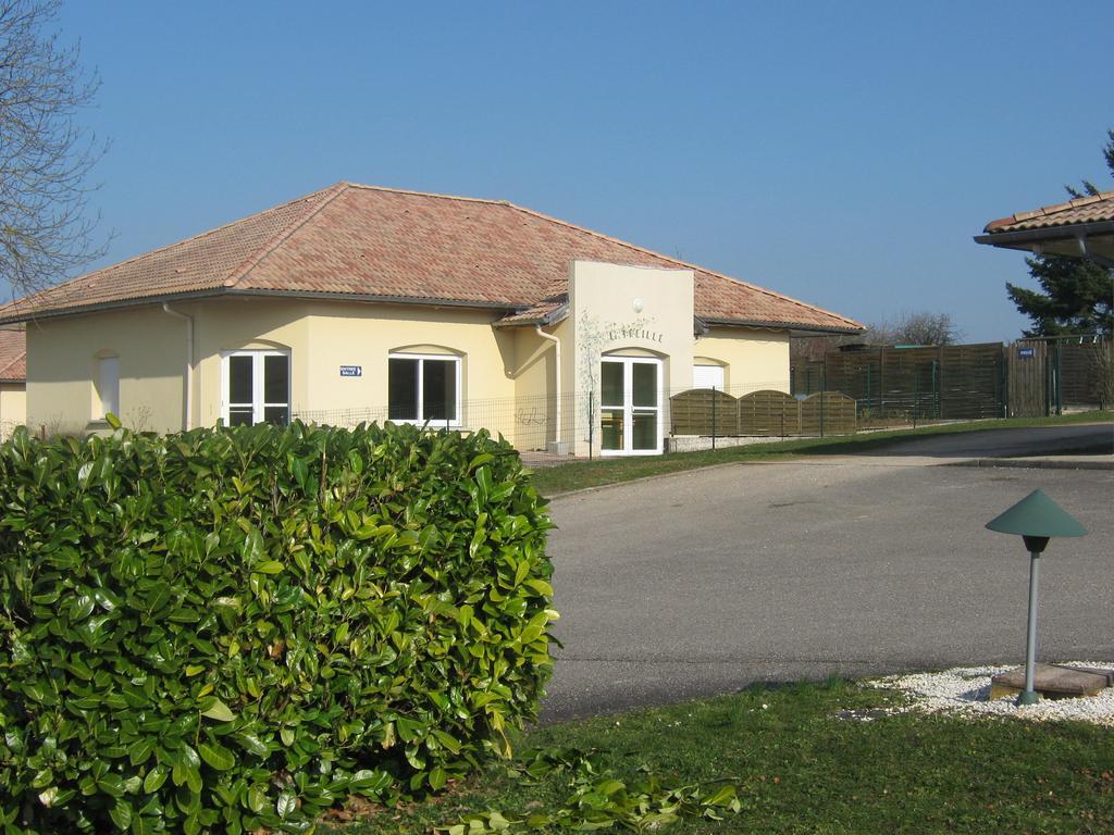 Logis Hotel- Restaurant La Haie Des Vignes Seminaires Et Evenementiel Allain Bagian luar foto